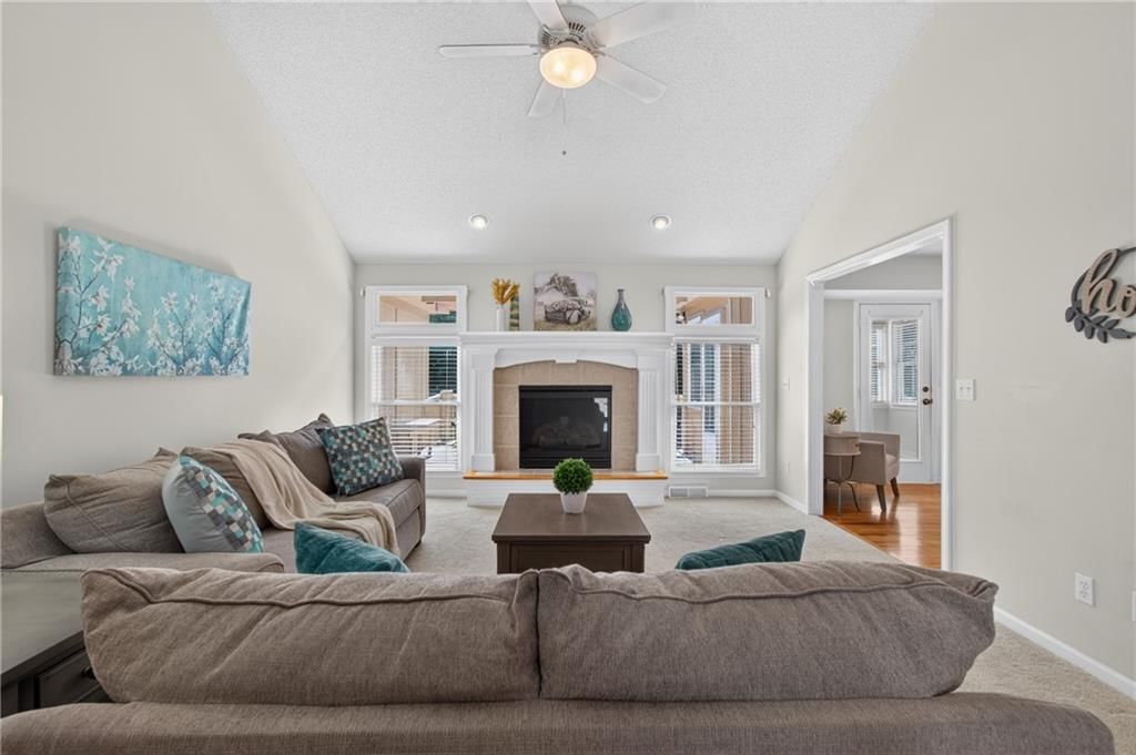 1915 Meadowlark Drive — photo 10
