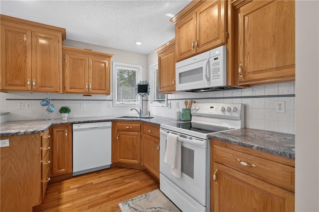 1915 Meadowlark Drive — photo 20