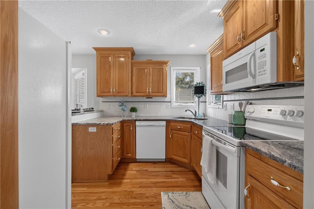 1915 Meadowlark Drive — photo 21