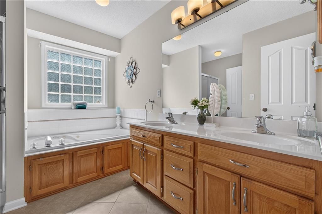 1915 Meadowlark Drive — photo 27