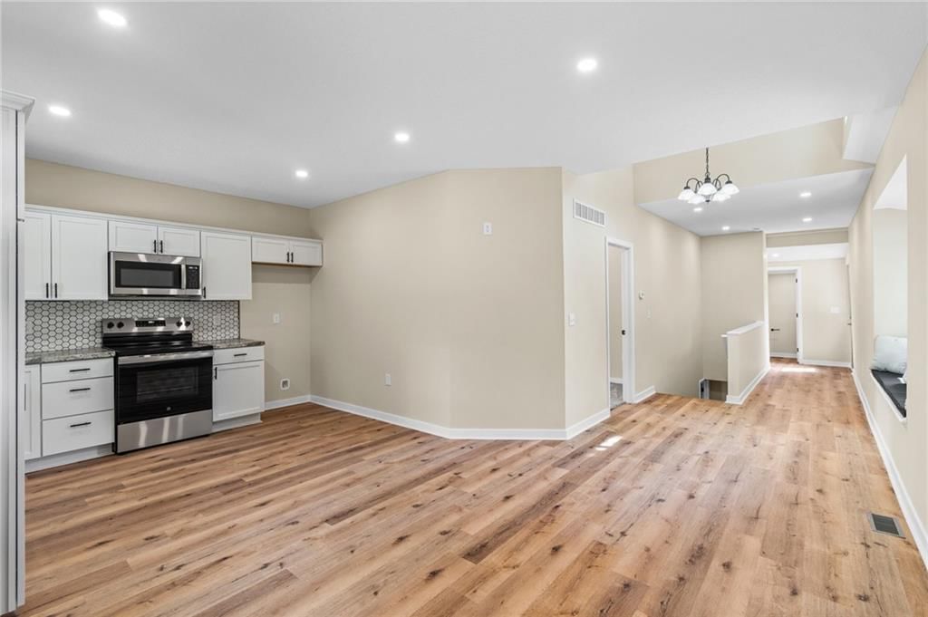 728 E 3rd Street — photo 5
