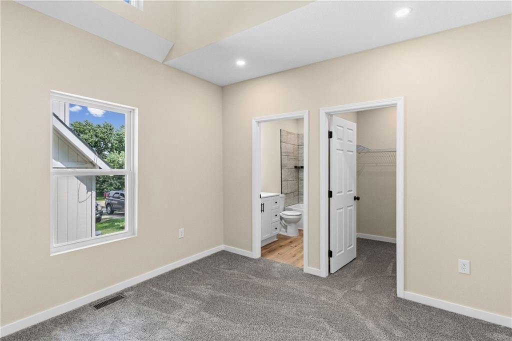 728 E 3rd Street — photo 15