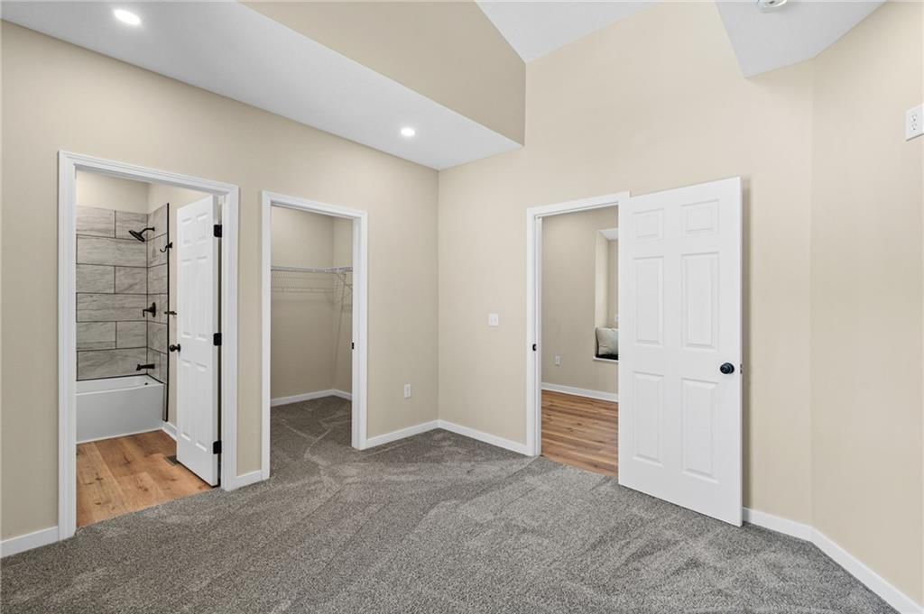728 E 3rd Street — photo 16