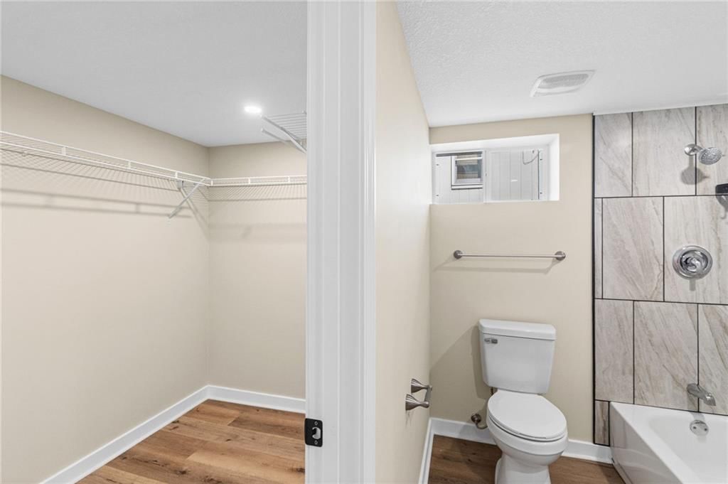 728 E 3rd Street — photo 24