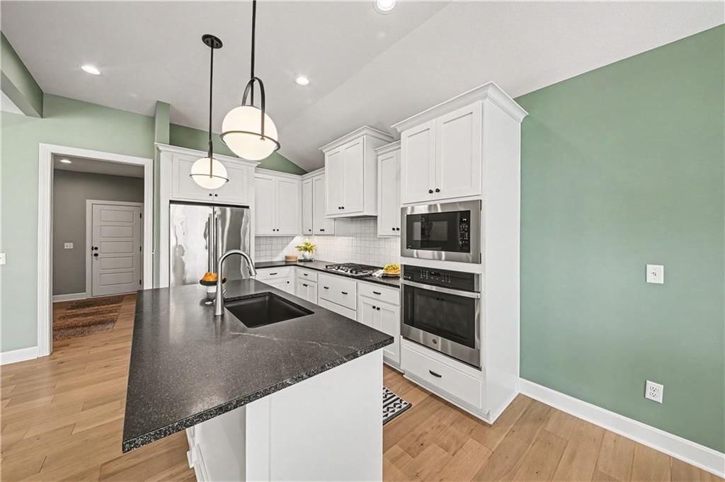 4002 W 158th Terrace — photo 16