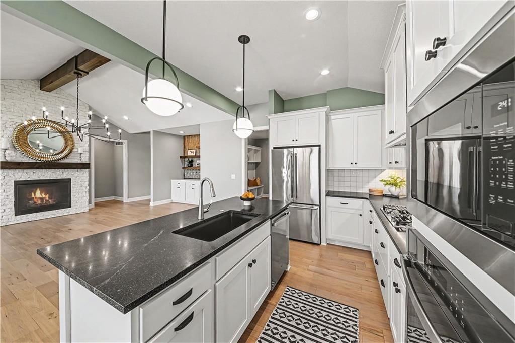 4002 W 158th Terrace — photo 17