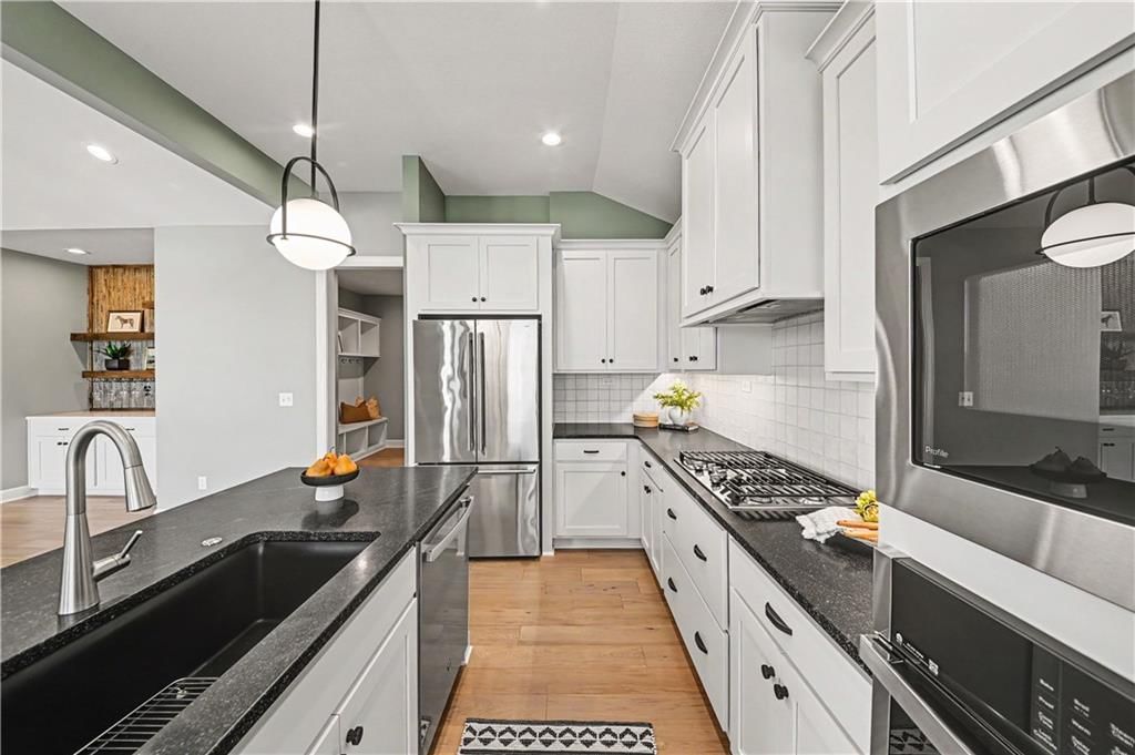 4002 W 158th Terrace — photo 18