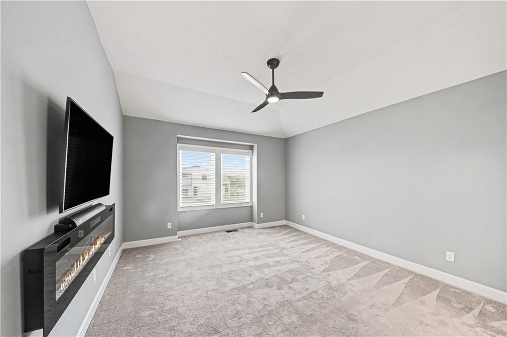 4002 W 158th Terrace — photo 24