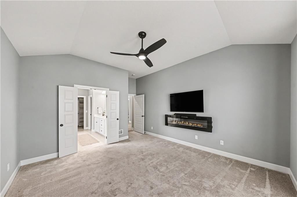 4002 W 158th Terrace — photo 25