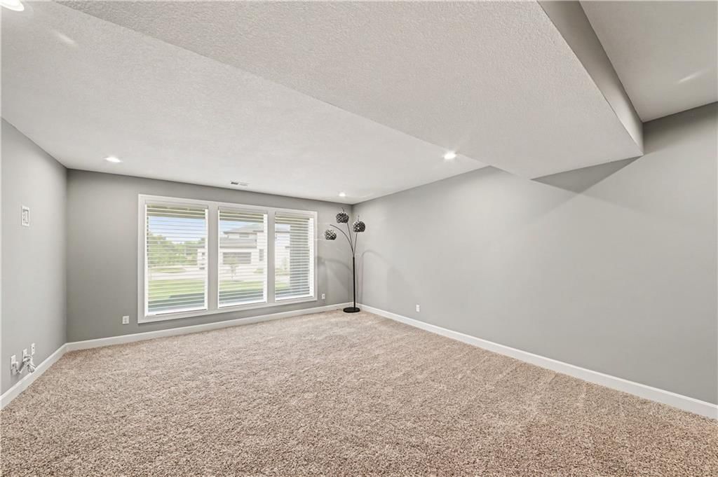 4002 W 158th Terrace — photo 39