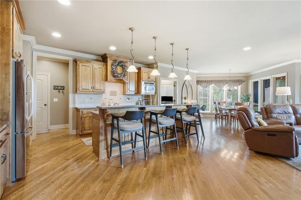 138 S Shore Drive — photo 3