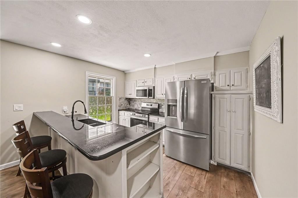 4927 Brockway Street — photo 8