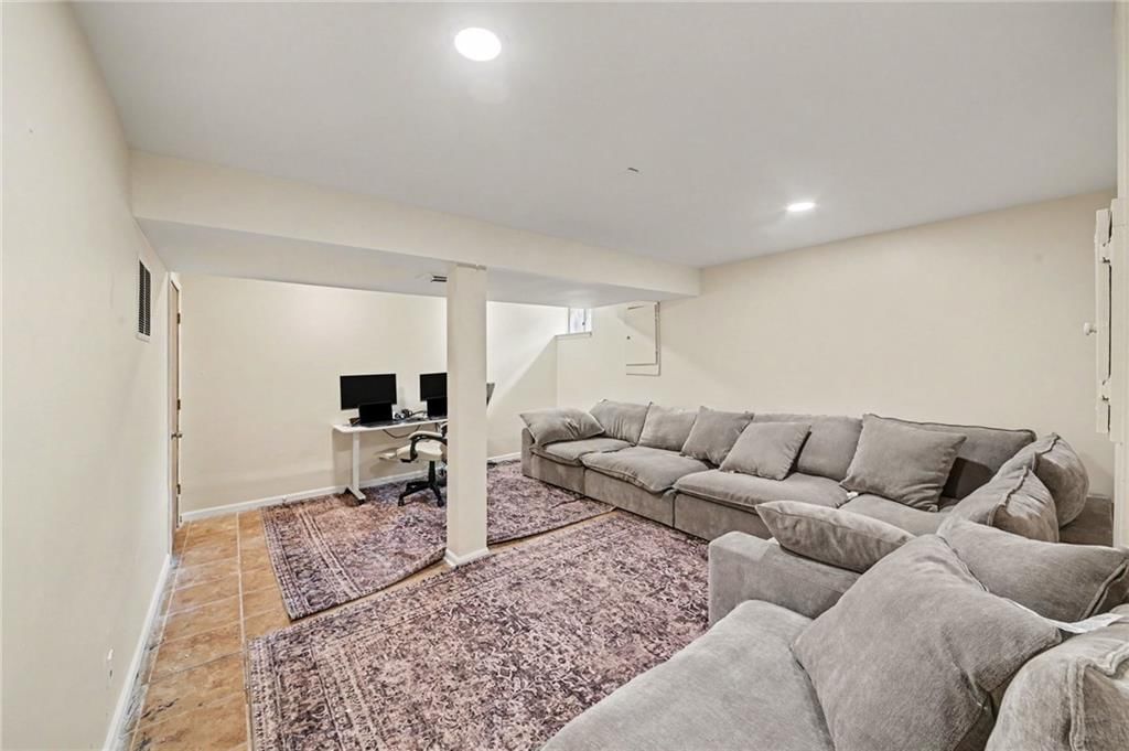 4927 Brockway Street — photo 21