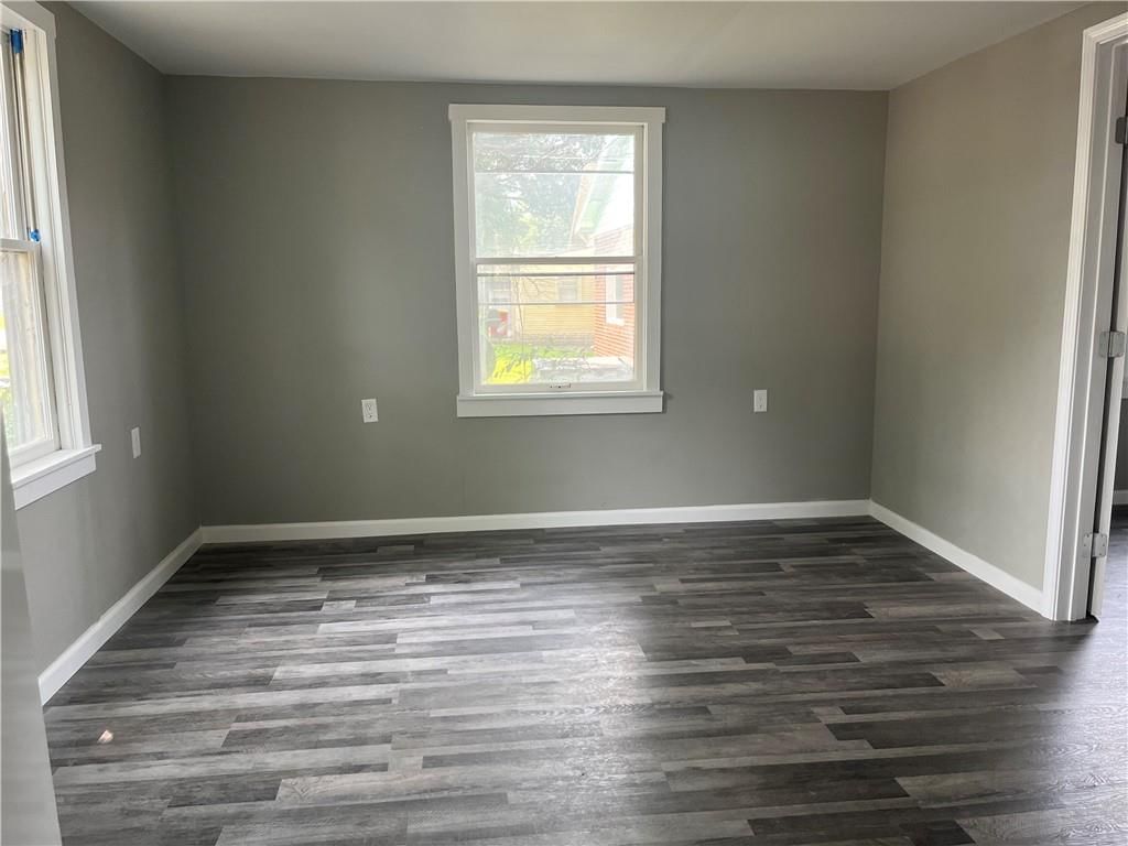 1919 S Broadway Street — photo 6