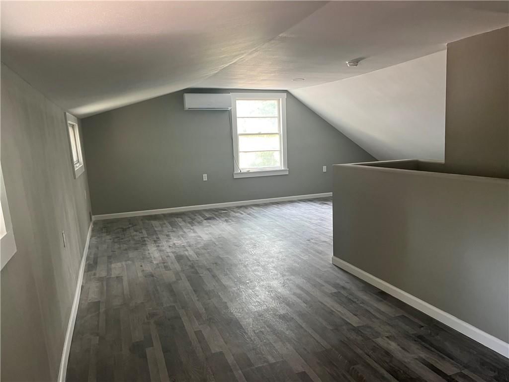 1919 S Broadway Street — photo 12