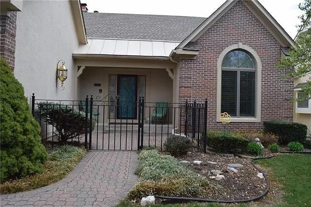 6305 W 92 Street — photo 1