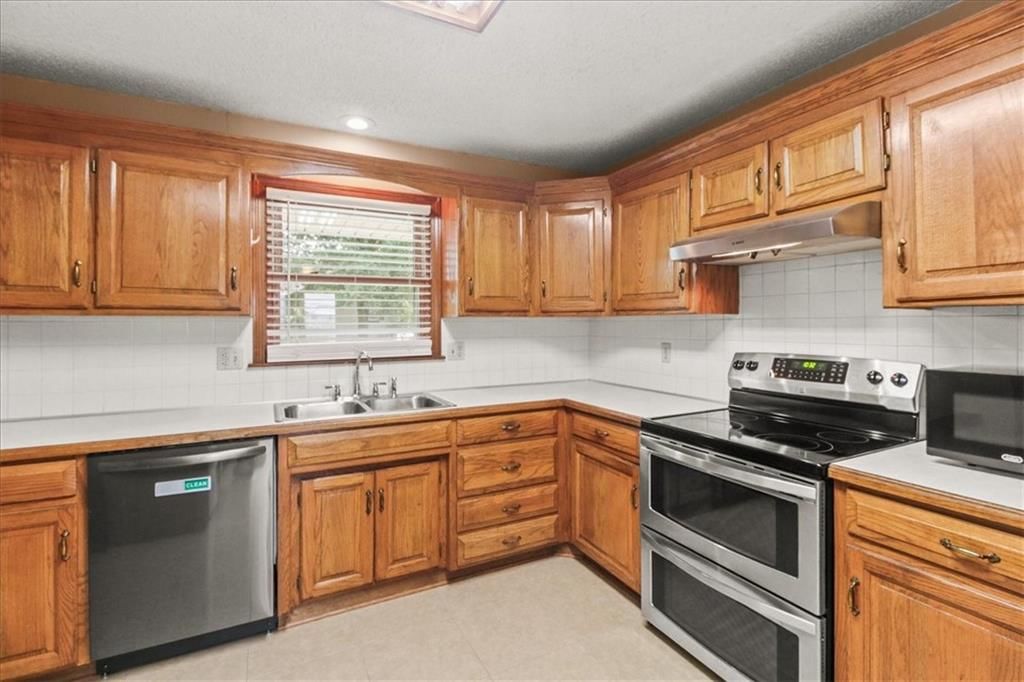 4409 SW 12th Street — photo 8