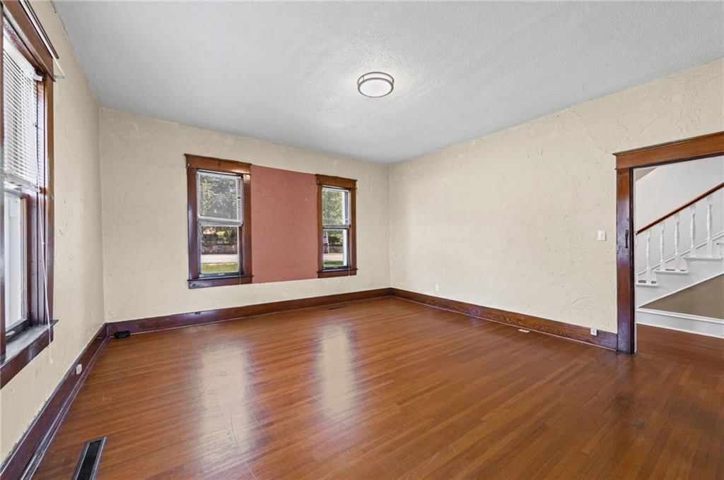 11815 Johnson Drive — photo 7