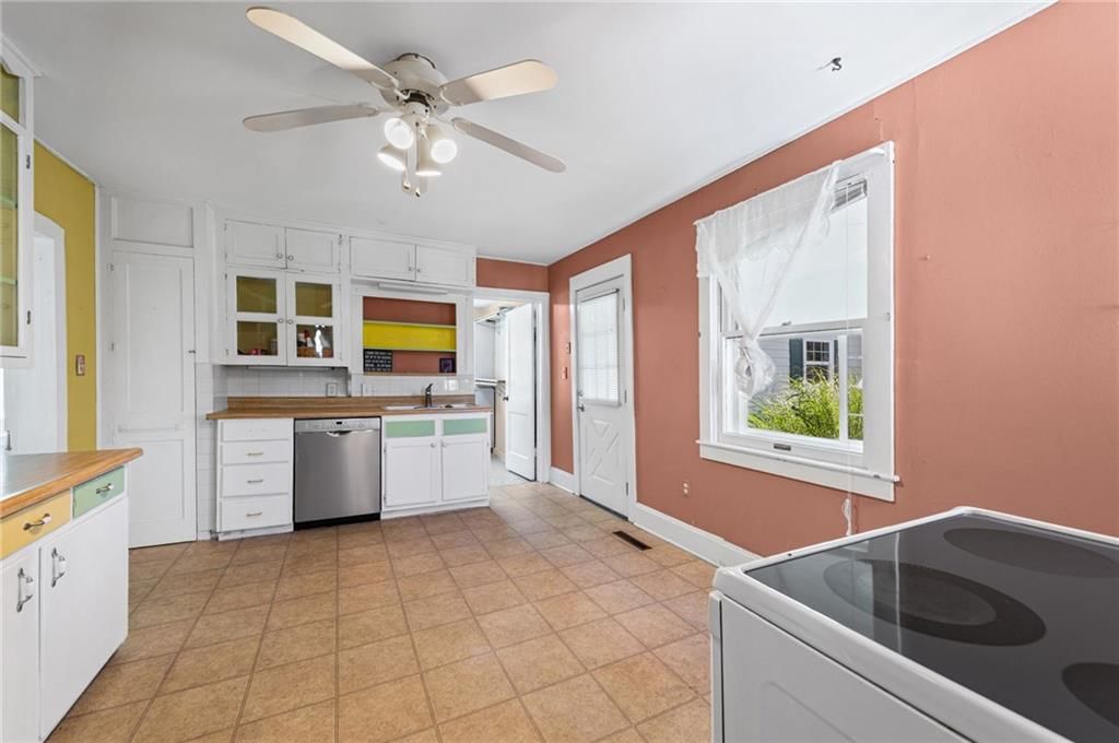 11815 Johnson Drive — photo 9