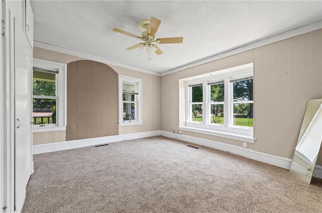 11815 Johnson Drive — photo 13