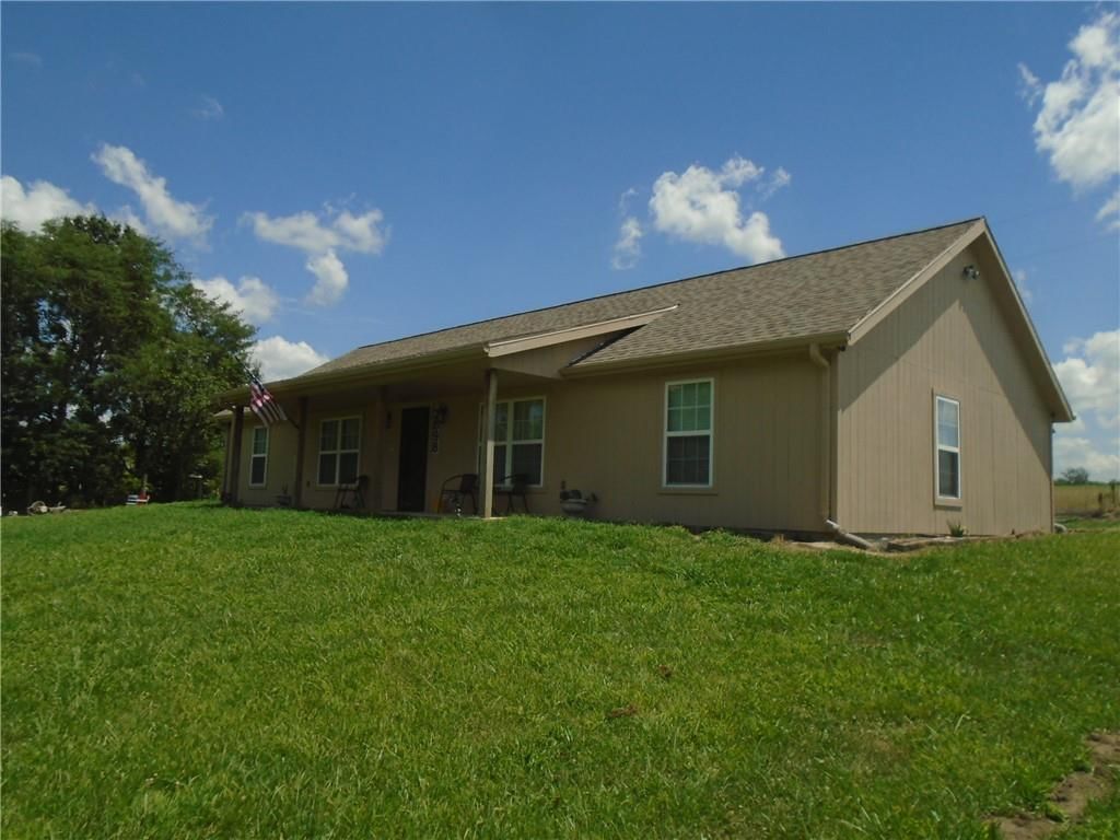 2898 BLUE BIRD Street — photo 2