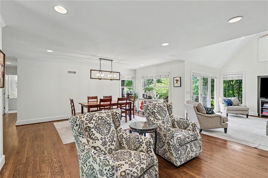 8104 Lee Boulevard — photo 11