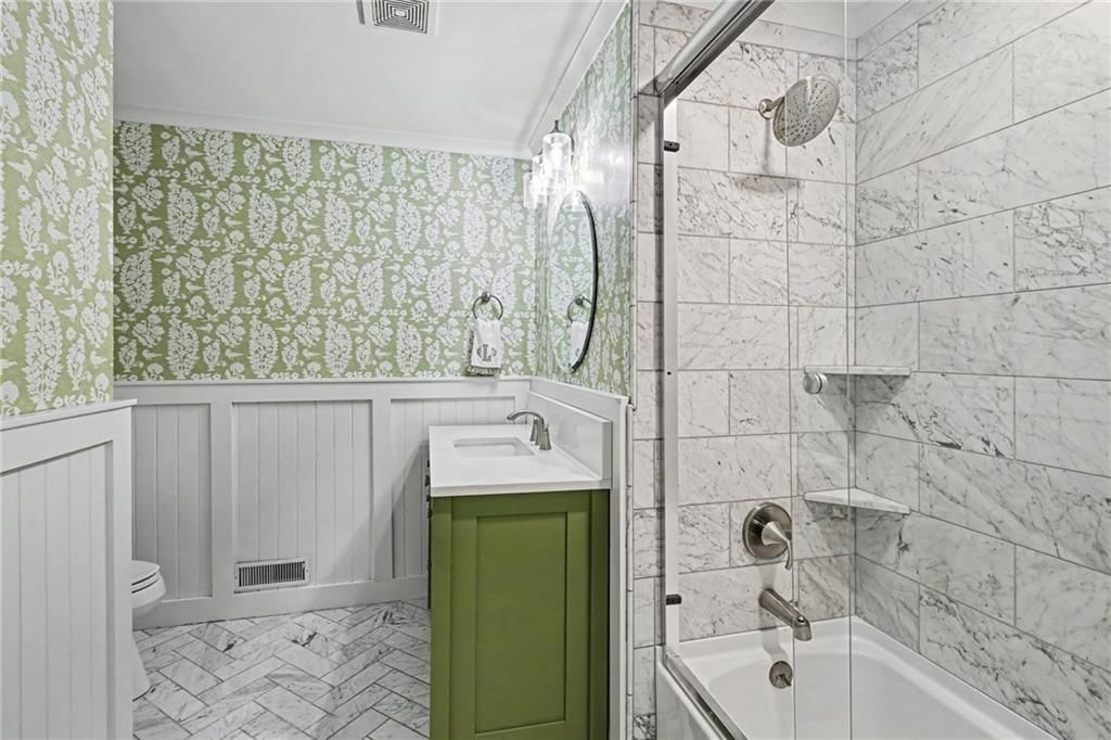 8104 Lee Boulevard — photo 16