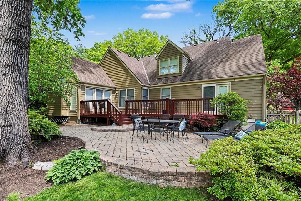 8104 Lee Boulevard — photo 34