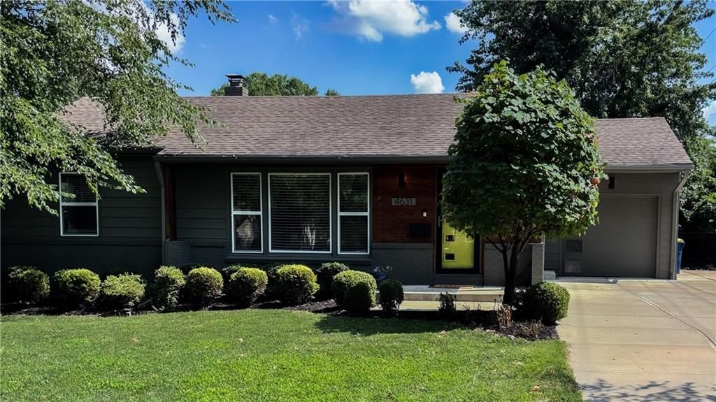 4631 W 61st Street — photo 2