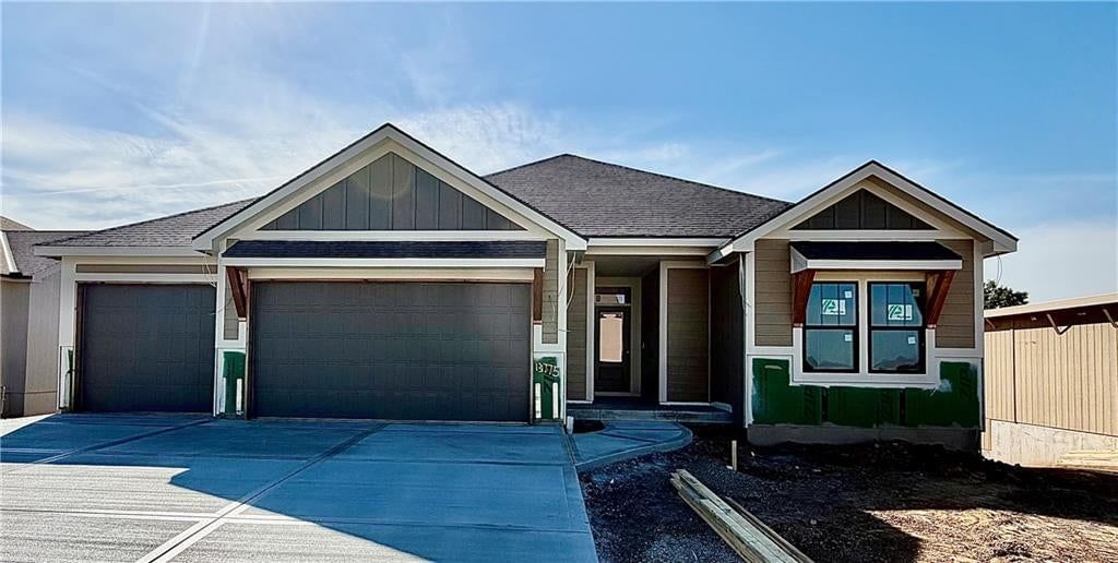 13775 NW 70th Street, Parkville, MO