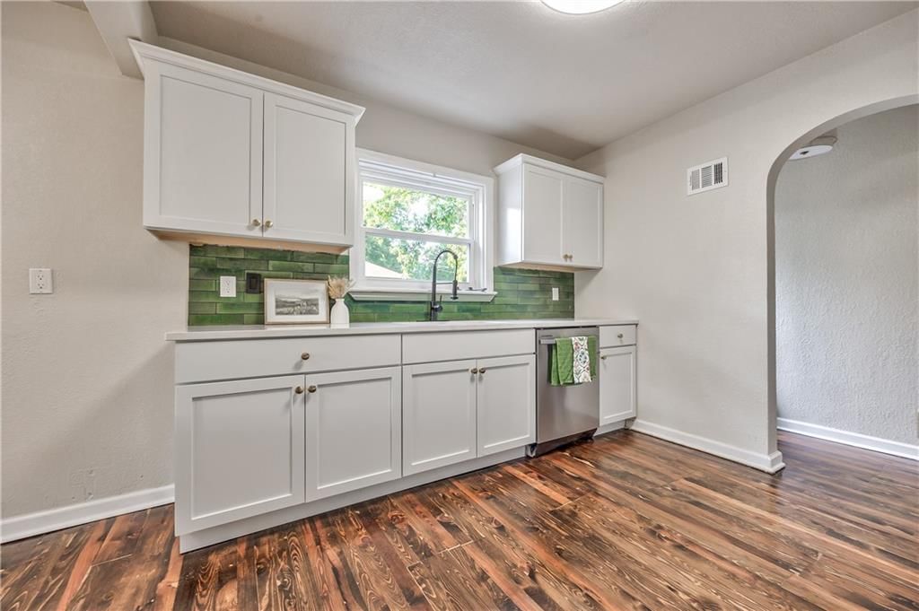 5200 Miami Avenue — photo 16