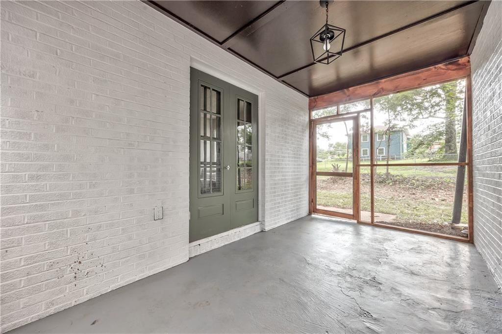 5200 Miami Avenue — photo 27