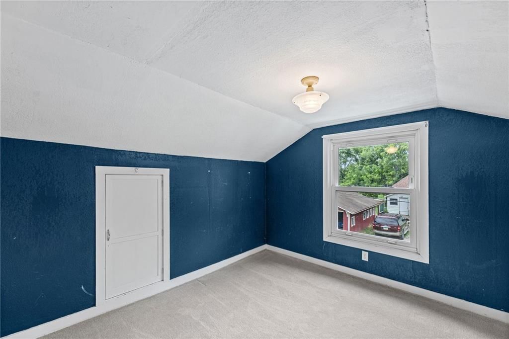 130 N Center Avenue — photo 21