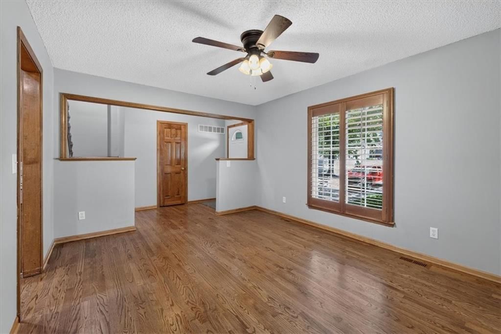 15624 W 81st Street — photo 4