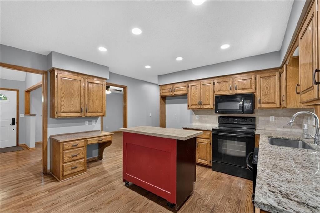 15624 W 81st Street — photo 12