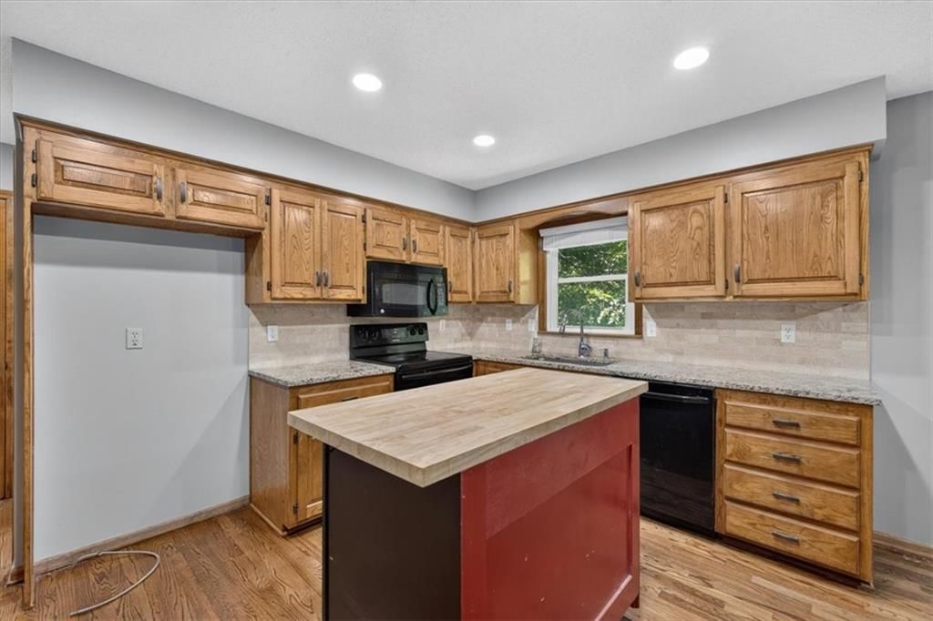15624 W 81st Street — photo 14