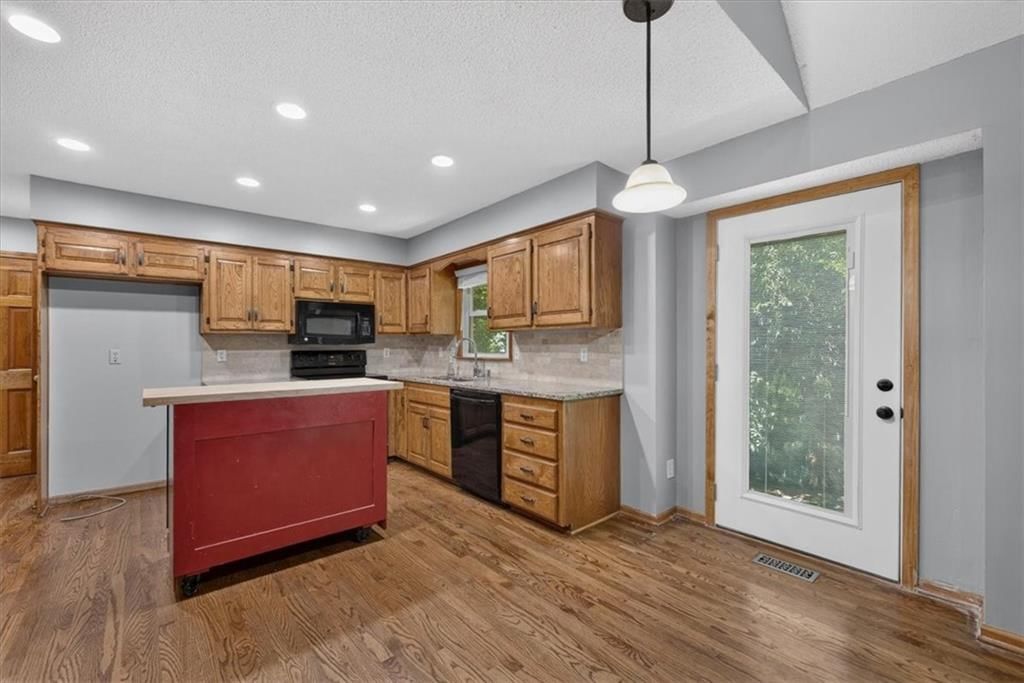 15624 W 81st Street — photo 18