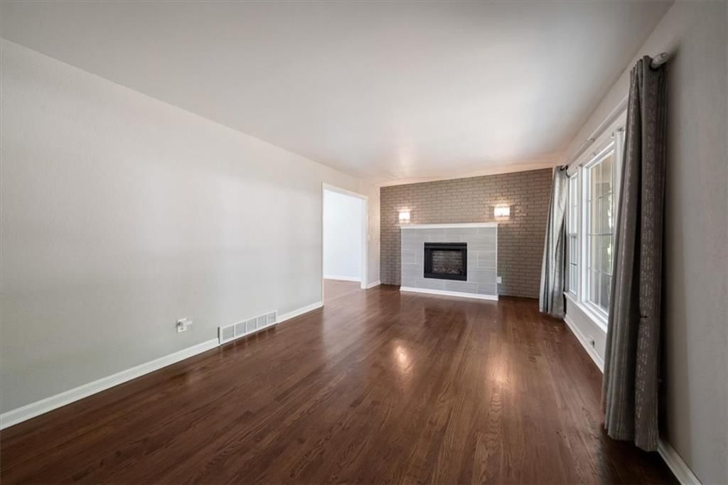 9004 Belleview Avenue — photo 3