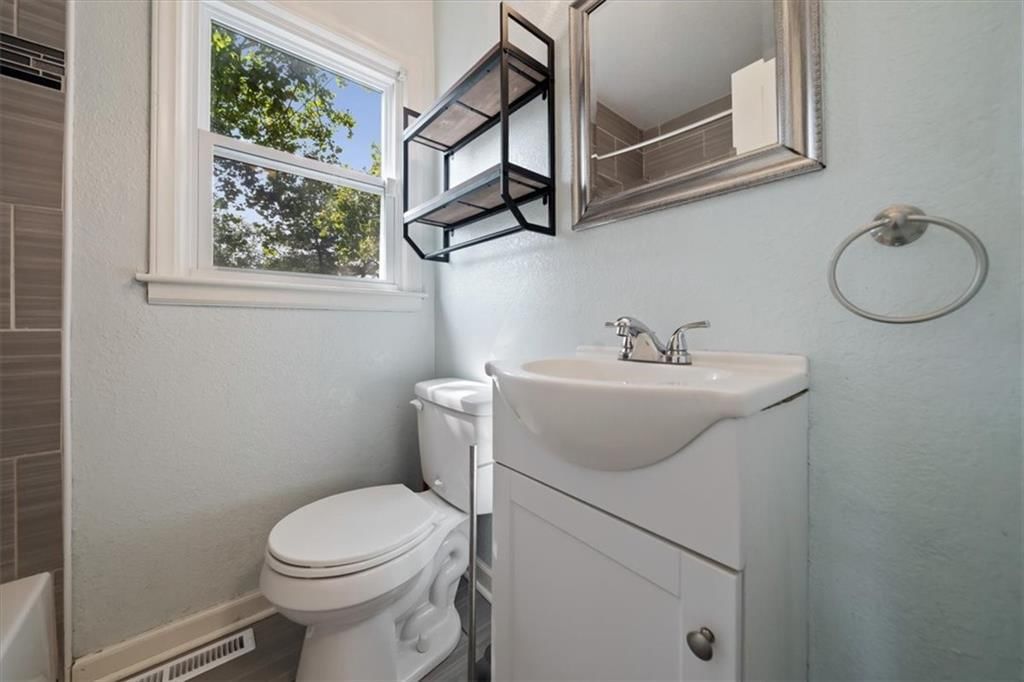 9004 Belleview Avenue — photo 11