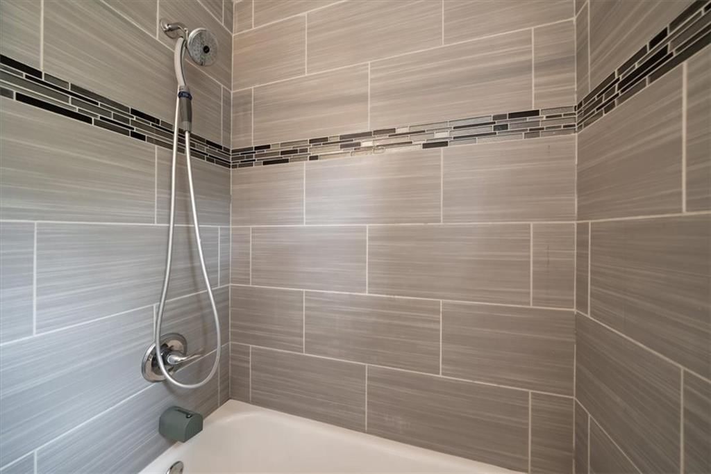 9004 Belleview Avenue — photo 12