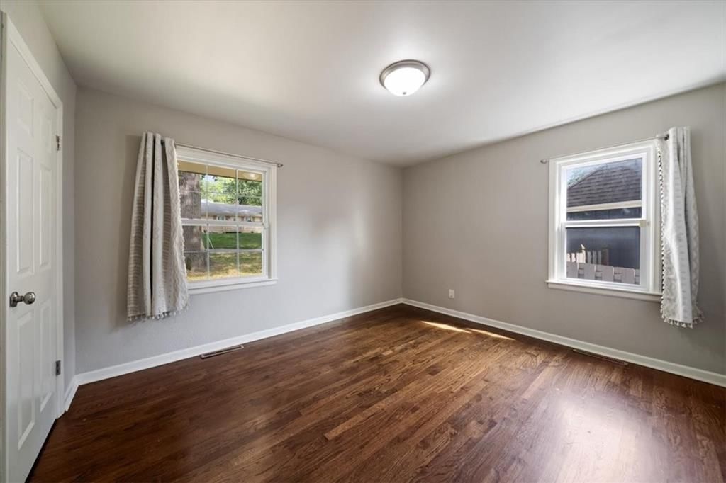 9004 Belleview Avenue — photo 14
