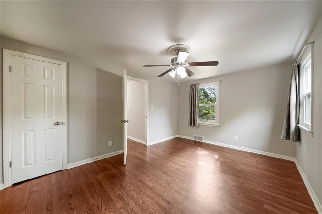 9004 Belleview Avenue — photo 16