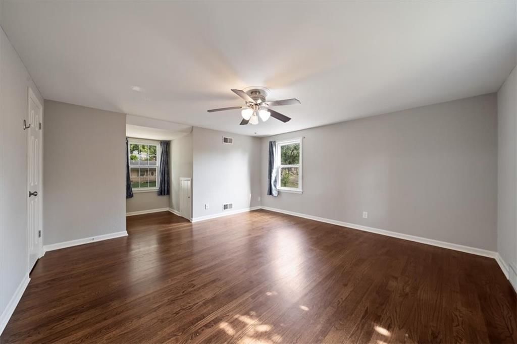 9004 Belleview Avenue — photo 17