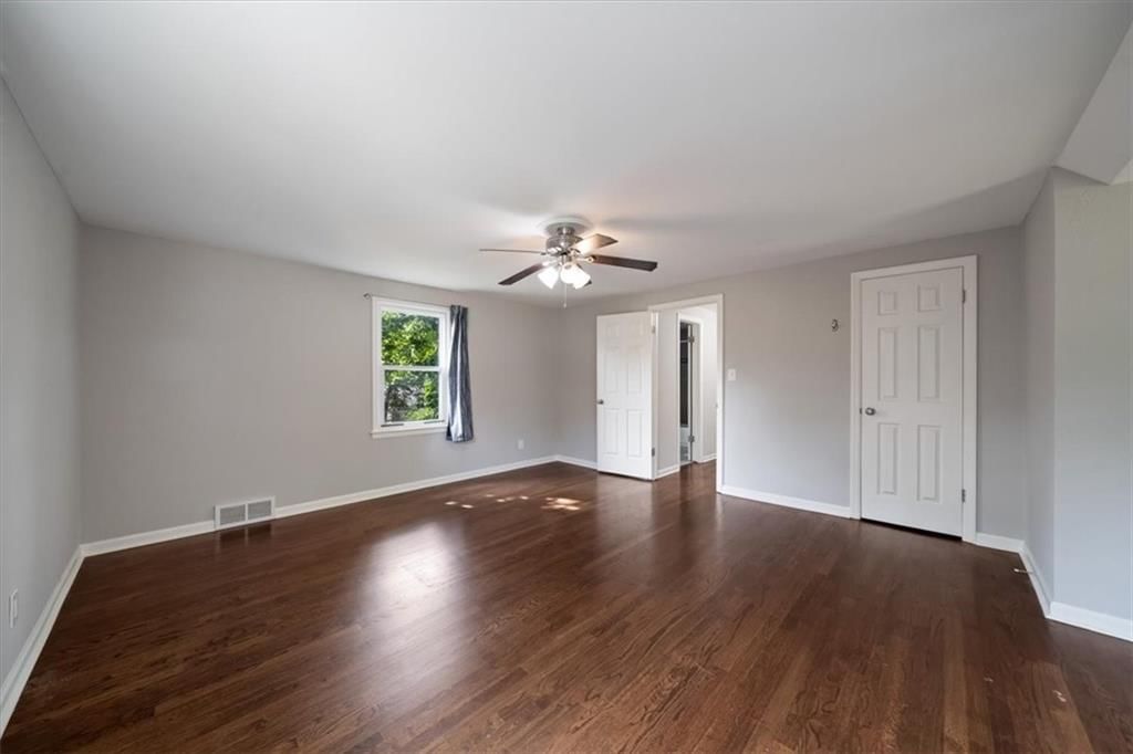 9004 Belleview Avenue — photo 18