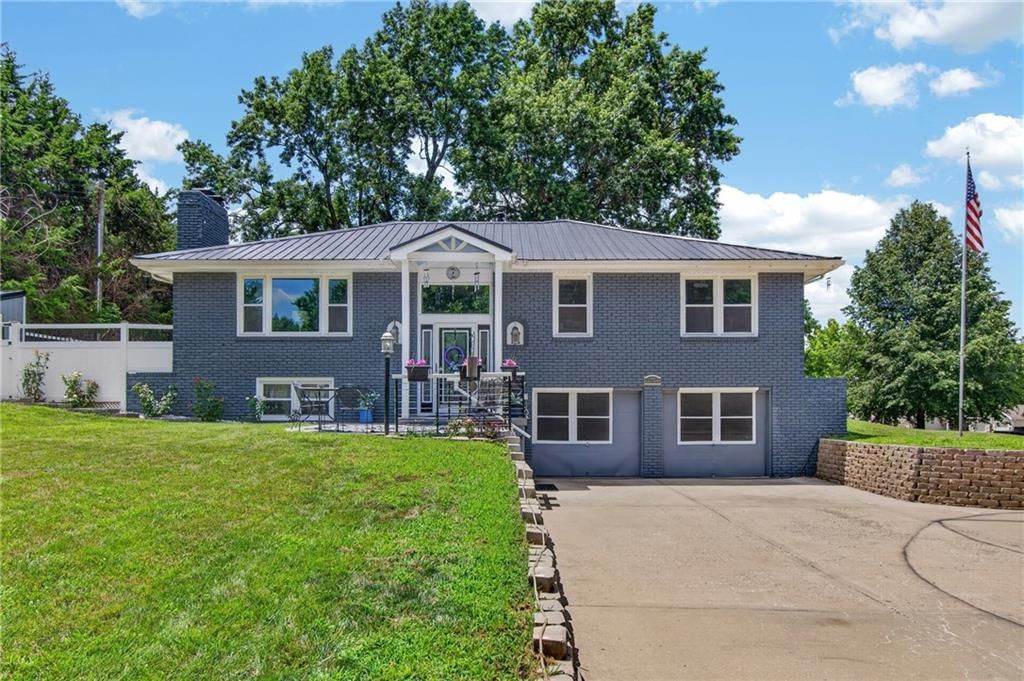 3204 SW Shadow Brook Drive — photo 1