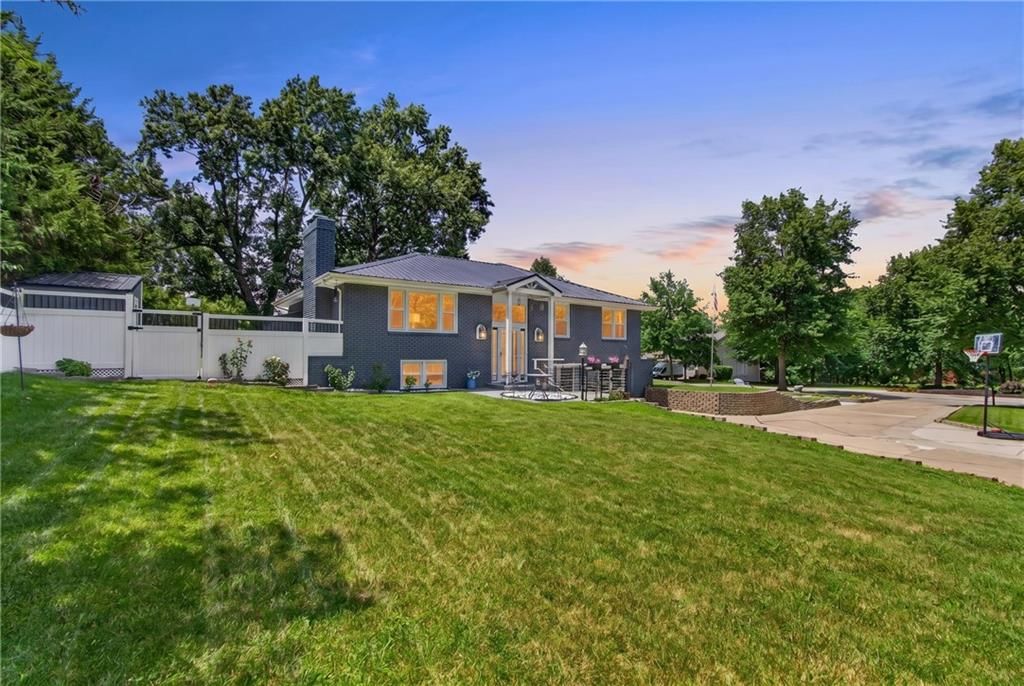 3204 SW Shadow Brook Drive — photo 5