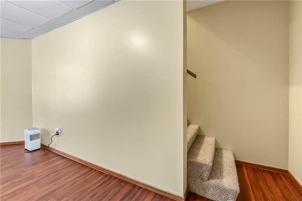 714 Burlington Road — photo 49