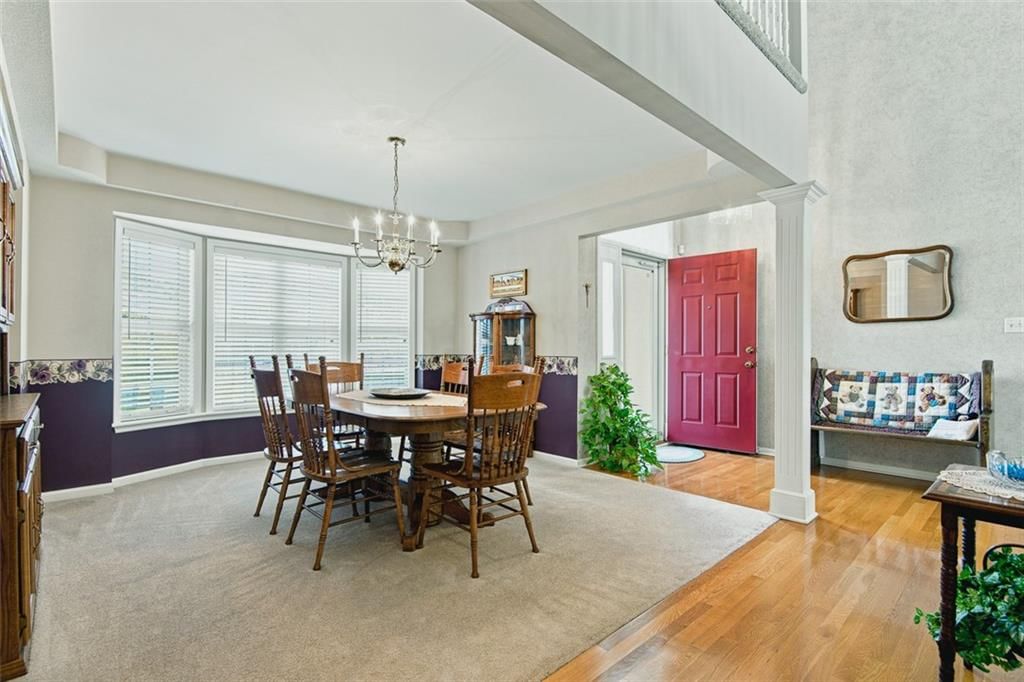 337 SE Canterbury Lane — photo 4