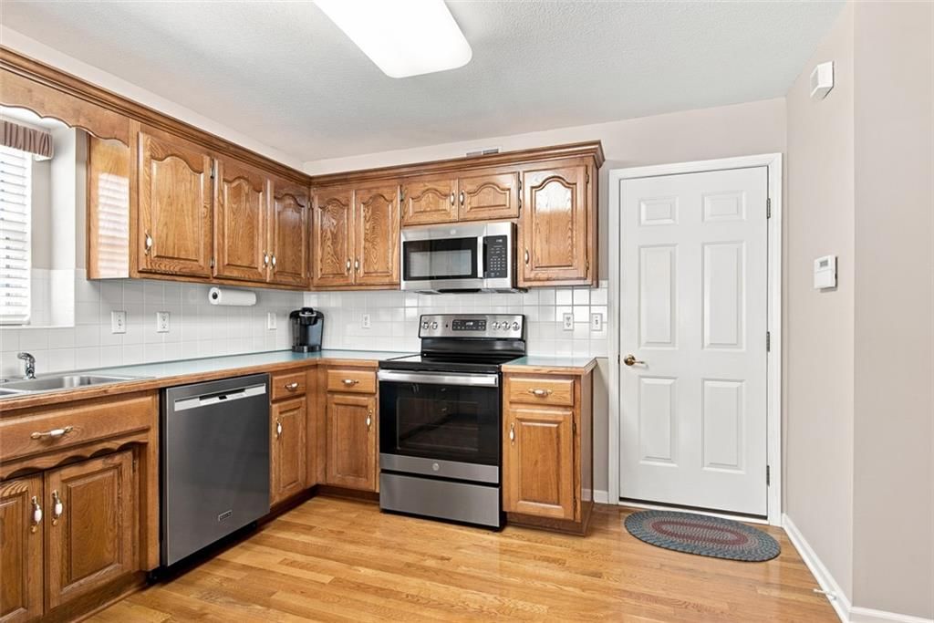 337 SE Canterbury Lane — photo 10
