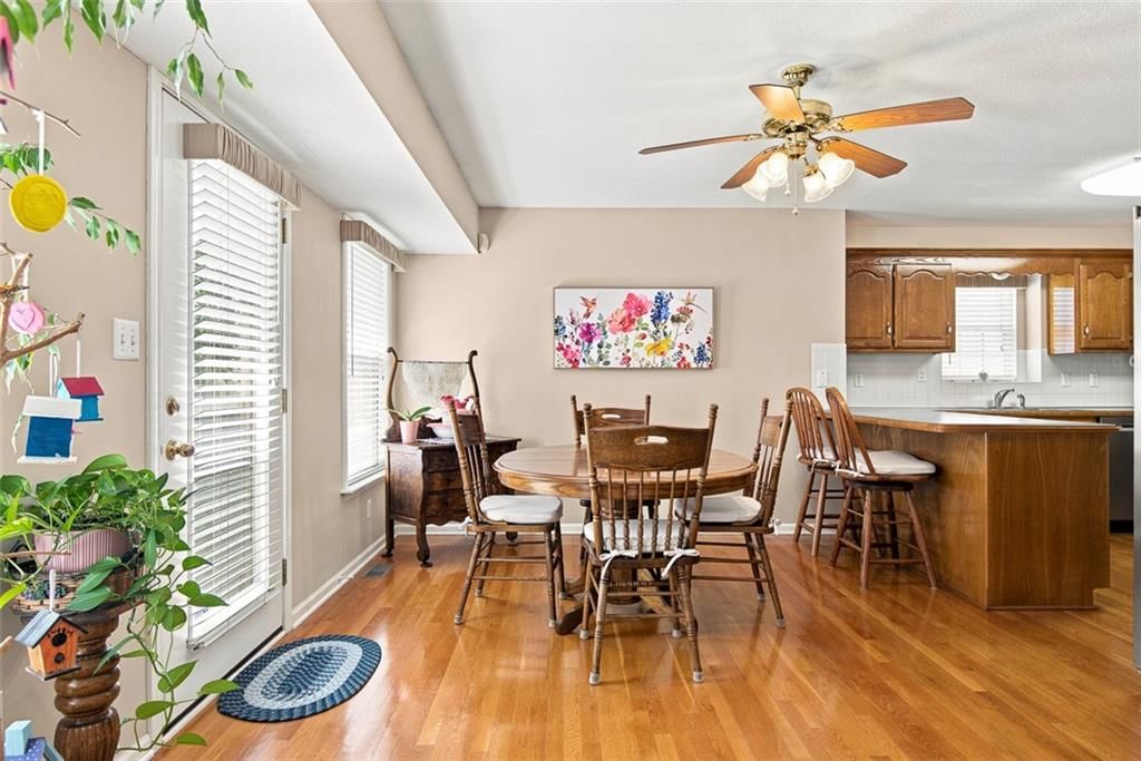 337 SE Canterbury Lane — photo 13